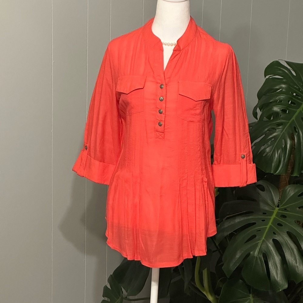 #8) New Direction half button shirt with roll up sleeves excellent condition.